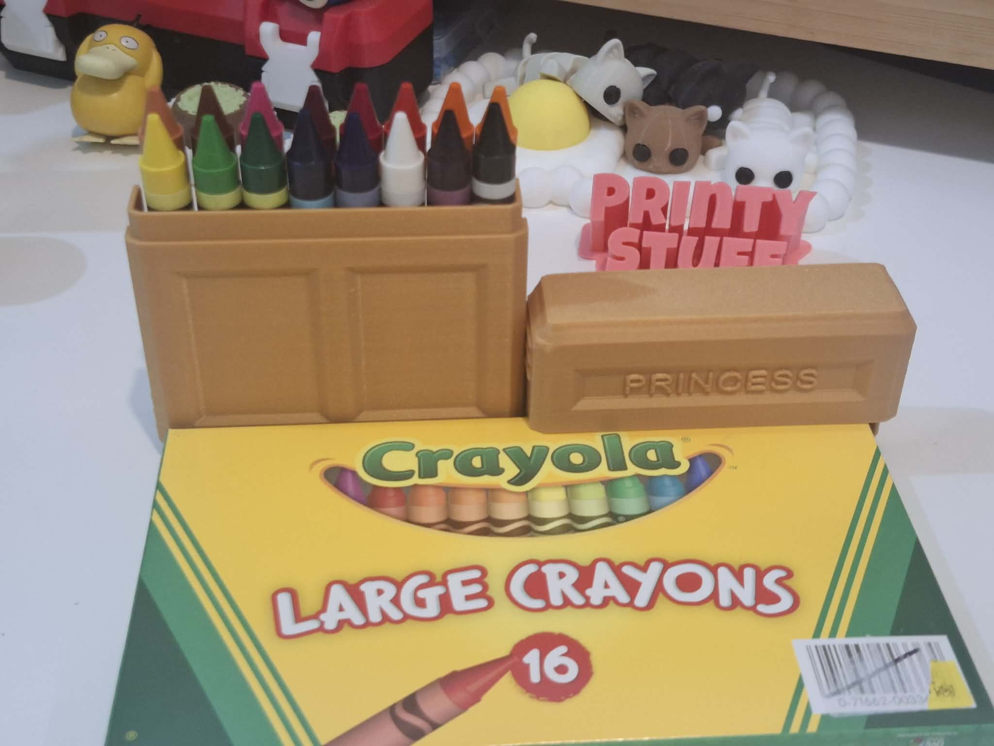Crayon Case - 16 or 24 Pack of Standard/Twistable Crayons, 16 Large Crayons